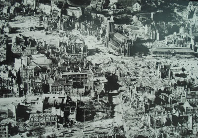 La ciutat francesa de Caen després del desembarcament a Normandia "Il.lustració"